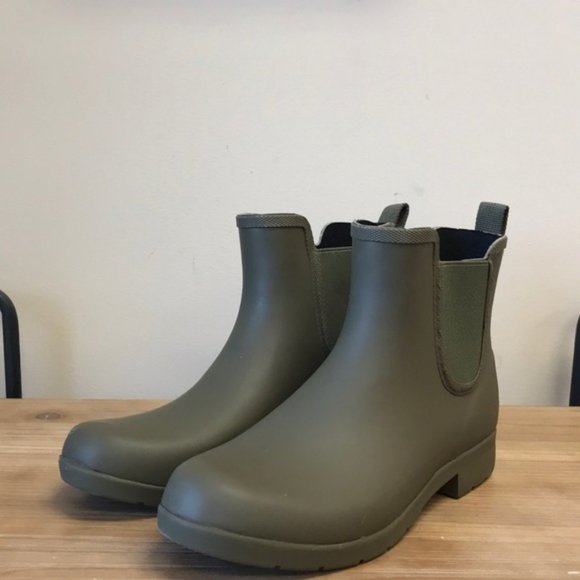 Chooka Eastlake Chelsea Rain Boot - Picture 2 of 7